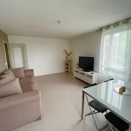 Grand T2 Spacieux Tres Calme Bron Exterior foto