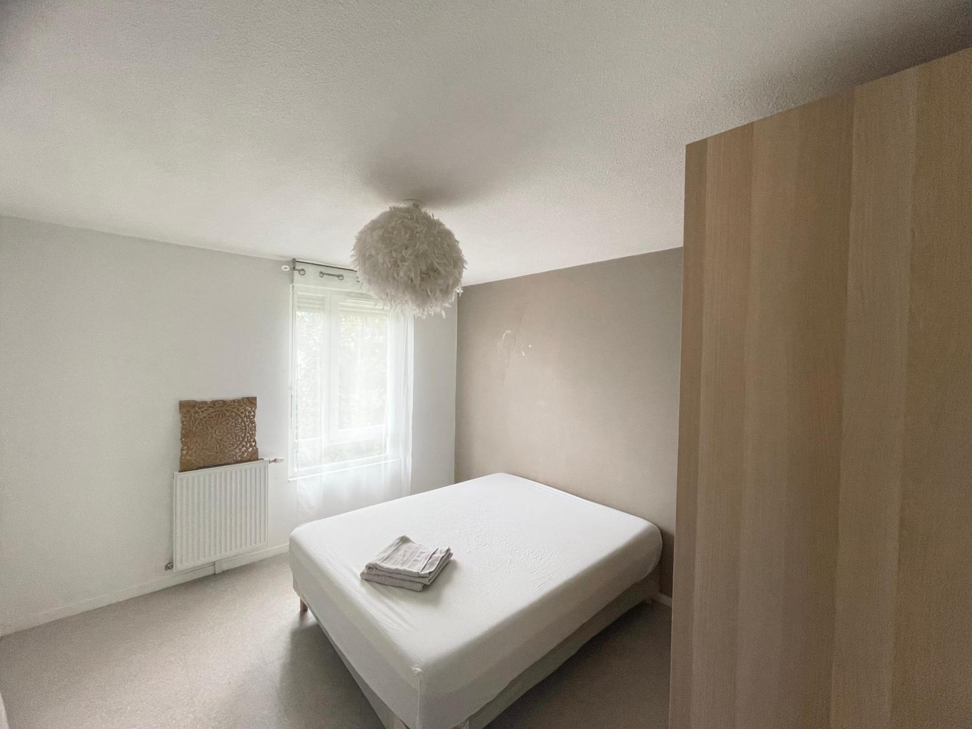 Grand T2 Spacieux Tres Calme Bron Exterior foto